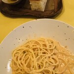 トラットリア ボッカ・ルーポ - ジャガイモのフォカッチャとウニのパスタ