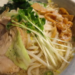 麺酒房 龍安 - カイワレ