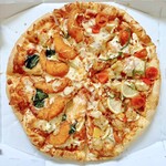 ドミノ・ピザ - ハーフ＆ハーフ(L)　4440円
ひとくちサクサクチキンのレモン仕立て、まるごとサクサクエビとガーリック
