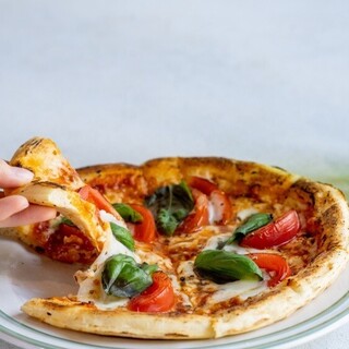 We have a lineup of over 10 types of very popular pizza. Toppings too ◎