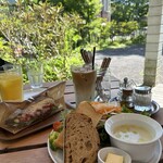 ベーカリー&レストラン沢村 - 