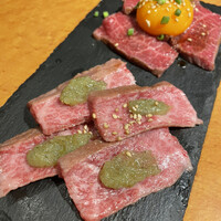 ホルモン焼肉 富や 栄店 - 