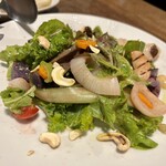 葡萄房 by the camel - 生ハムと桃(白鳯系)ルッコラセルバチコのサラダ