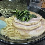 らーめん家 せんだい - 醤油ラーメン：並＋チャーシュー増し（このご時世で鶏油の量が多いのは嬉しい）