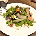 葡萄房 by the camel - 生ハムと桃(白鳯系)ルッコラセルバチコのサラダ