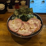 豚骨らあめん専門店 とんこつ家ZUN - 釜焼き焼豚 豚骨醤油ラーメン