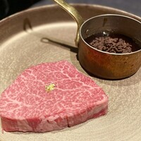 牛の達人 GINZA - シャトーブリアン　ホットショコラソース
