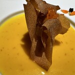 アーム・ドゥ・ギャルソン - 蟹身のトルティーヤ包み　サフランソース