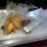 アーム・ドゥ・ギャルソン - 果物とケーキ