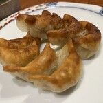 ぜん - 焼き餃子　見事な焼き色です♪