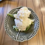 悠悠居酒屋 - 【ポテトサラダ】★★☆☆☆ （通常300円を5分割しました）
            ん〜〜。惣菜屋のポテトサラダって感じです。食べ放題だから、好きなものを好きなだけ食べよう。(● ˃̶͈̀ロ˂̶͈́)੭ꠥ⁾⁾