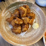 悠悠居酒屋 - 【鶏の唐揚げ】★★★☆☆
            （通常450円なのだが、量が適当なので写真とは相違があるかも）
            普通に旨い、どちらかと言えば旨い。