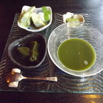 カフェ茶屋 珈夢 - 感動の「抹茶三昧」600円　冷たい抹茶と他３品です。丁寧で芸術的でかつ安いです。　　H25.9月撮影