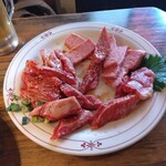 焼肉工房　わらく - 和牛三種（食べかけ）