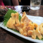 馬刺酒家一家 - 活けホヤ刺し￥590  不思議な形をしたオレンジ色のニクいヤツ
