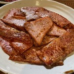 炭火焼肉　山水 - 料理写真:仙台牛カルビ