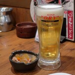 Shichirin Yakitori Icchou - つきだしとスーパードライ生ビール