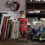 GOOD HUMOR - ビーフィーター陶器人形、槍なし(^^;