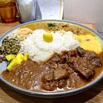 ハルダモンカレー - ラムキーマコルマとマグロほほ肉のヴェジカシミールカレーのあいがけ