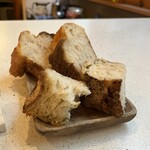 NALA - 薪窯で焼いたパン