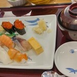 和食レストランとんでん - お寿司のセット