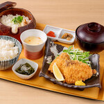 [All-you-can-eat sea bream rice] Fried local fish