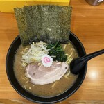 横浜ラーメン てっぺん家 - 