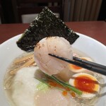 酒肴場 屯 - 大ぶりな炙り貝柱。旨みが凄い！