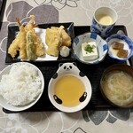 お食事処 わ - 海老天婦羅定食　880円