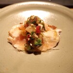 とり茶太郎 - 胸肉たたき2種（奥：黄金シャモ、手前：みやざき地頭鶏）