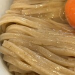 中華そば 桐麺 総本店 - 綺麗な麺です。