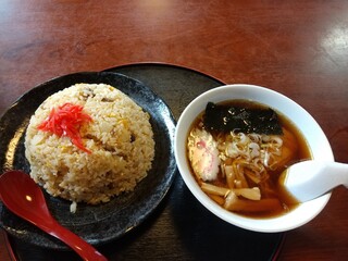 Masu Ei Shokudo - 大碗炒飯700日圓與小碗拉麵300日圓。