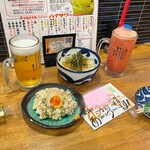 野菜巻き串 薄田商店 - お通しのパリパリ麺サラダ、半熟卵のポテサラ