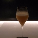 Bar LA SALA - 桃とシャンペンのベリーニ