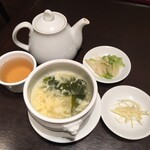 南翔饅頭店 - 品のいいスープ、搾菜、お茶（ホット）