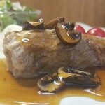 キッチン ブルー グローブ - アンガス牛バラポシェは分厚いです！