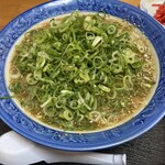 大分ラーメン 十八番 - ラーメン中盛りのネギ増し