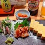 新宿栄寿司 - ビールとやまごぼう、いわし、赤貝、玉子