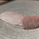 鮨みやもと - 平目、縁側（青森産）