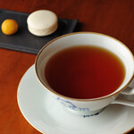 Beisaido Sakura Orion Sushi - 和紅茶にはプティフール(小菓子)を