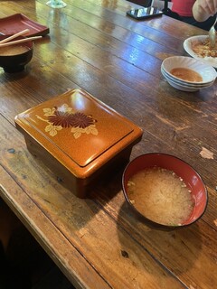 오시다테 사보우 - 오중이 나와서 놀라운 복숭아 나무와 산초 나무