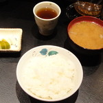 ご飯、味噌汁、お新香、お茶