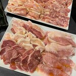 焼肉・ホルモン酒場 肉乃山 - 鶏肉と豚肉