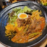 SPICY CURRY 魯珈 - 限定カレー ビンディマトンのろかプレート