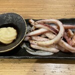 町屋酒場りとも - 肉厚赤イカ炙り