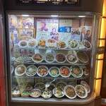 Yokohama Chuukagai Keichinrou - 有名店ならではの、著名人らのサインやお写真の方が目立ちます。