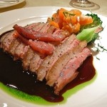 ル・ジャルダン・デ・サヴール - シャラン産鴨胸肉のロースト、はちみつ風味赤ワインソース