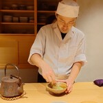 温石 - 店主のお点前でコースの〆