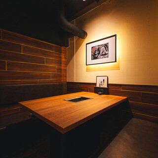 個室◎木の温もり溢れるおしゃれなシックな空間