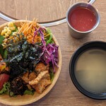 Kankoku Koshitsu Yokochou Hanuri - サラダ、スープ、本日のジュース